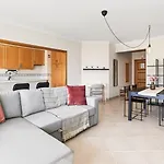 Cosy 1bdr Flat With Pool In By Lovelystay Portimão
