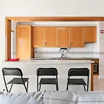 Cosy 1bdr Flat With Pool In By Lovelystay Apartament