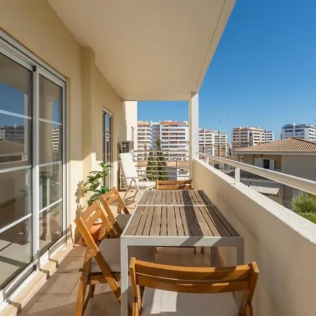 Cosy 1bdr Flat With Pool In By Lovelystay Apartment