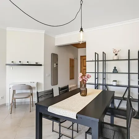 1br With Pool By Lovelystay Apartment