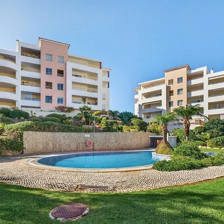 Apartament Cosy 1bdr Flat With Pool In By Lovelystay