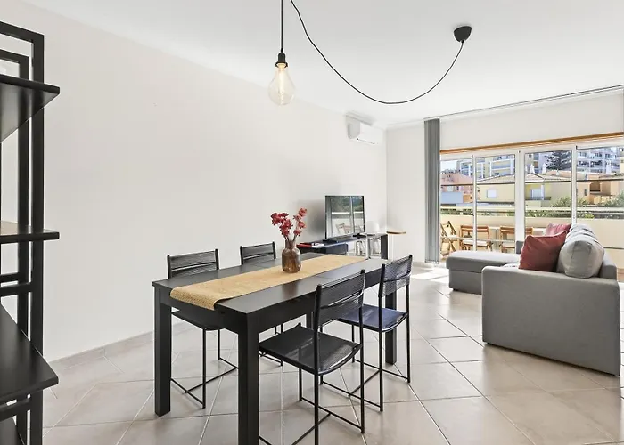 Cosy 1bdr Flat With Pool In By Lovelystay