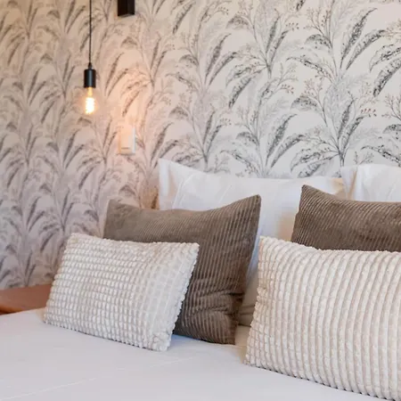 Cosy 1bdr Flat With Pool In By Lovelystay