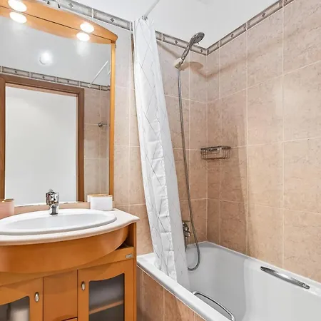 Cosy 1bdr Flat With Pool In By Lovelystay * 波尔蒂芒